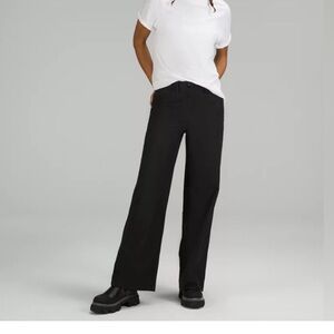 Lululemon City Sleek High-Rise
Wide-Leg Pant